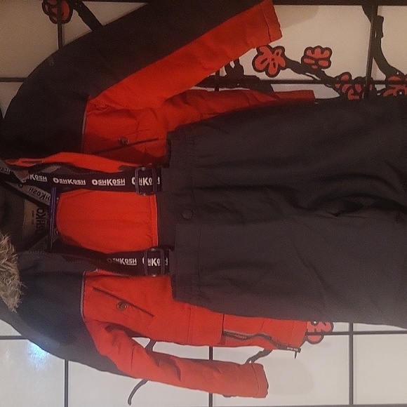 Oshkosh snowsuit - Picture 3 of 7